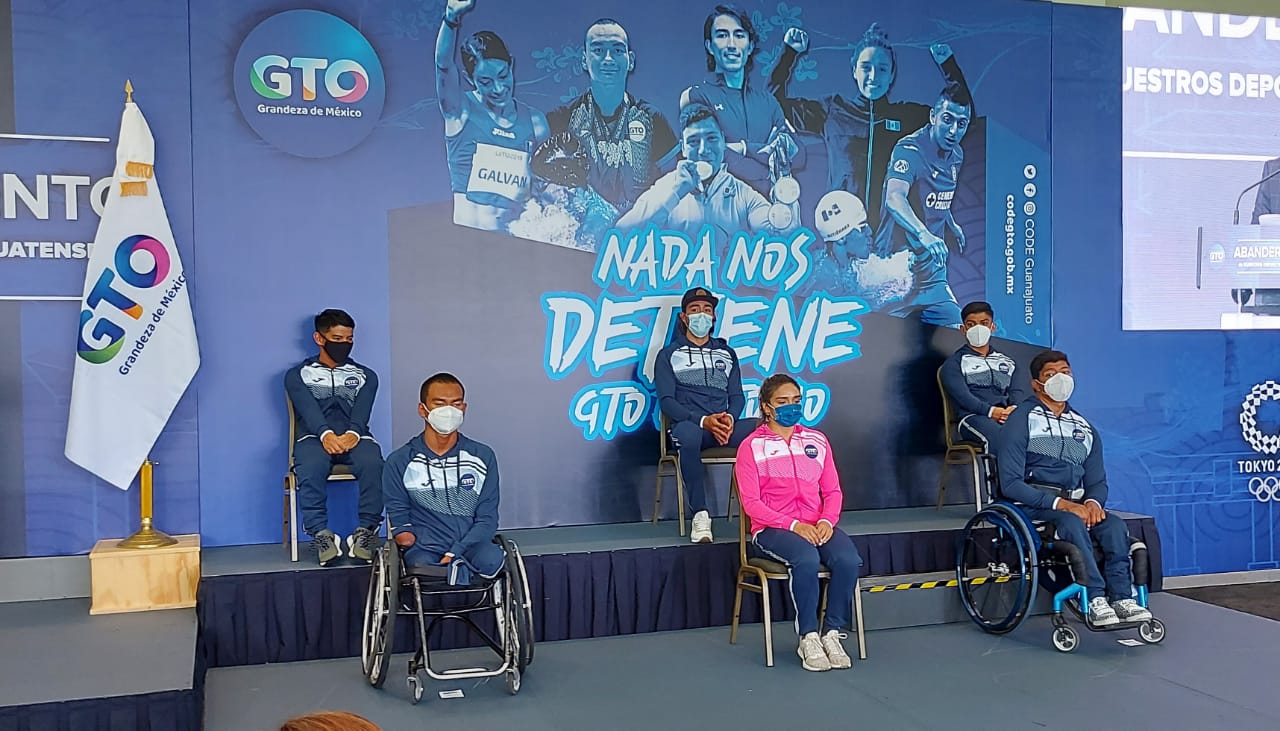 Con representación histórica, abanderan a los ocho guanajuatenses que irán a Tokio 2020