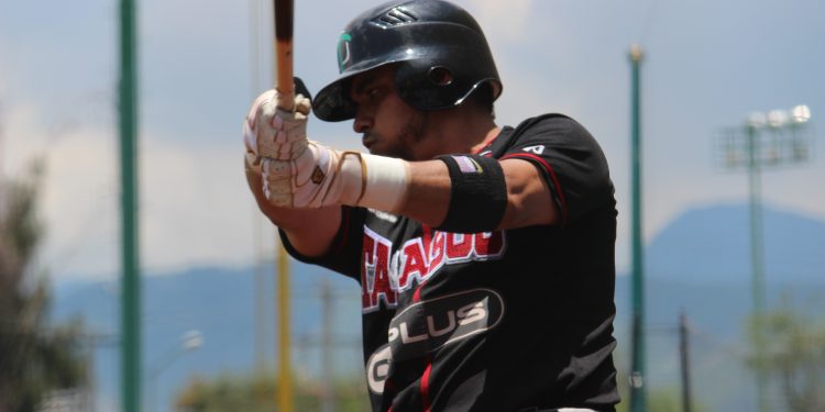 Los Olmecas triunfan en León; ganan el tercero a Bravos 8 a 6