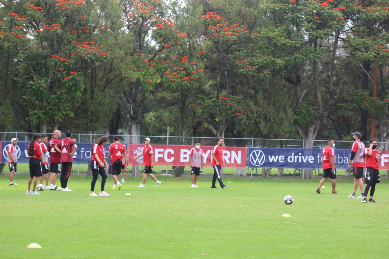 FC BAYERN MUNICH «reparte» conocimientos a futbolistas guanajuatenses
