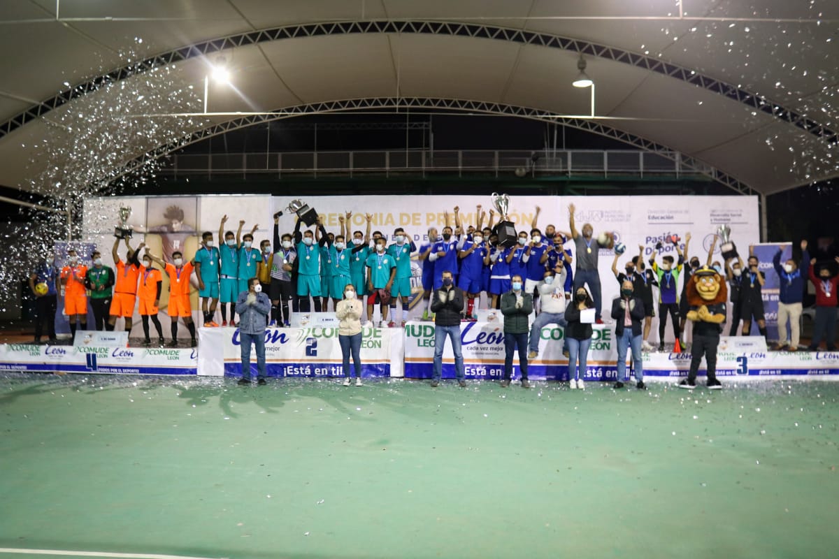 Emotiva ceremonia de premiación se vivió en el torneo Estrellas de la Colonia