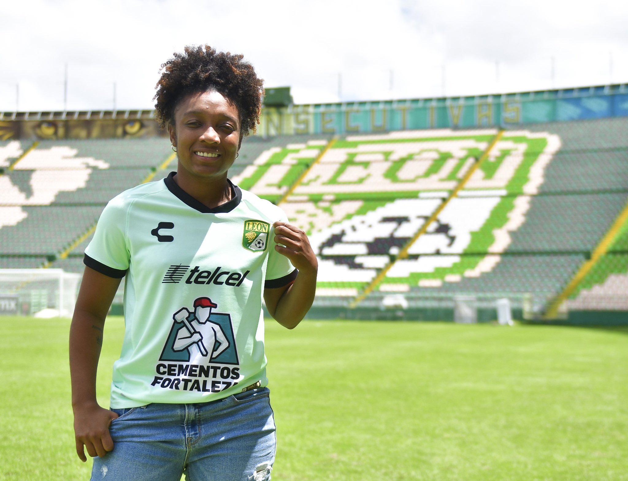 Martha Cox recibe su primera convocatoria y será la primera extranjera con León Femenil
