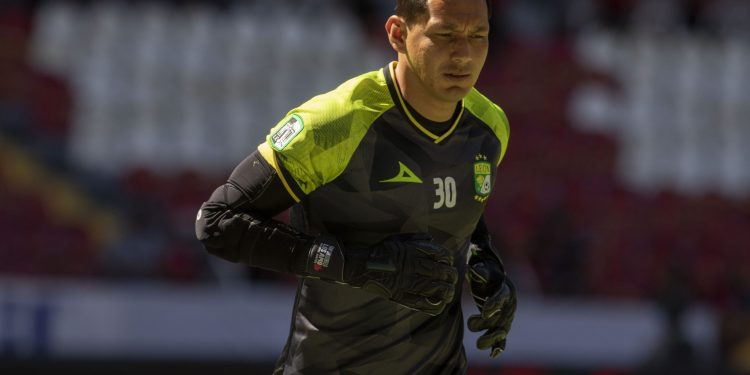 Renueva Rodolfo Cota con el Club León por cinco años más