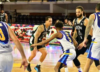 Con autoridad, Abejas de León se impone a Astros y sigue en estado de gracia