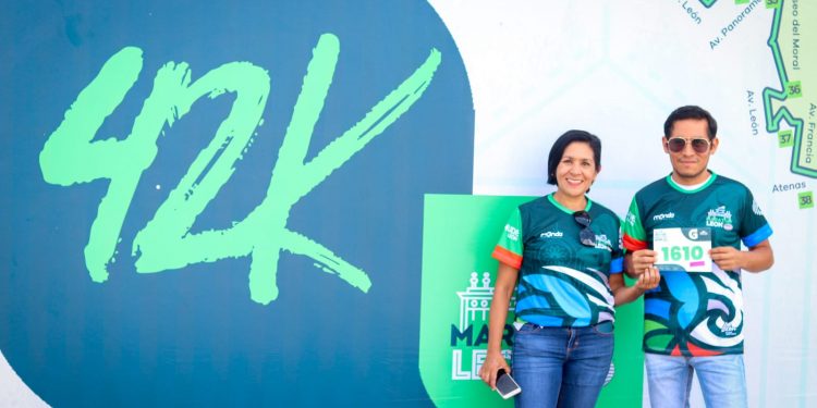 Inicia la fiesta del Maratón León 2021 con la entrega de paquetes al corredor