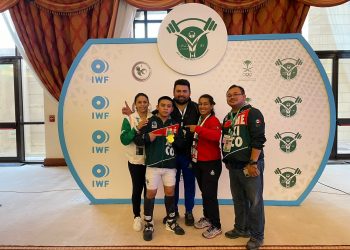 Halterista juvenil realiza levantamiento de oro en Arabia Saudita