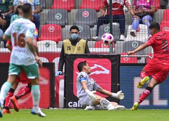 Gris empate de León en Toluca que le complica el pase directo a la liguilla