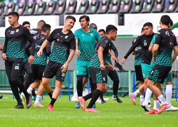 Viaja León con ocho juveniles para encarar un par de amistosos en Estados Unidos