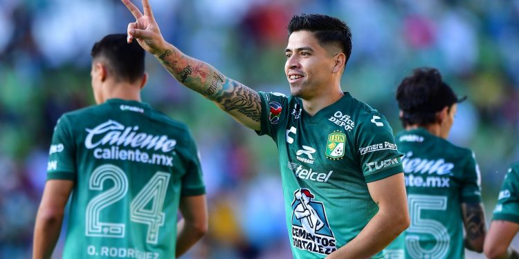 León golea a Necaxa con hattrick de Dávila y llega con todo a la liguilla