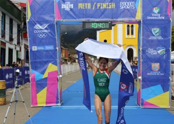 Anahí Álvarez obtiene el oro en triatlón y gana su pase a Santiago 2023