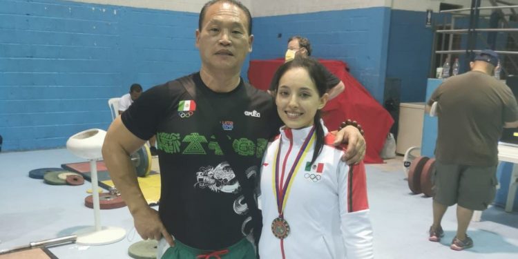 Andrea de la Herran obtiene bronce en Panamericano Absoluto de Pesas