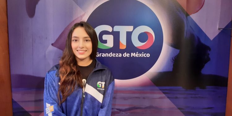 Andrea de la Herran representa a Guanajuato en el Panamericano de Halterofilia en Ecuador