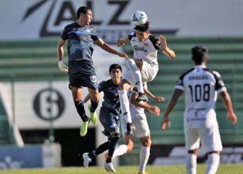 Lobos ULM consigue su primer triunfo histórico y le quita el invicto a Cafetaleros