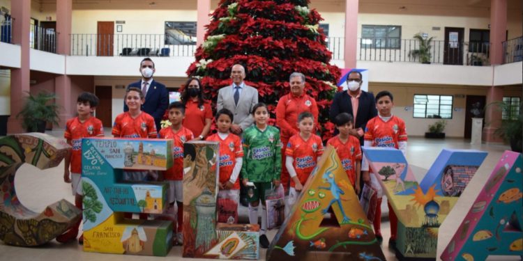 Entregan uniformes a representantes de México en el ‘Futbol 7 Alevín’ de Islas Canarias