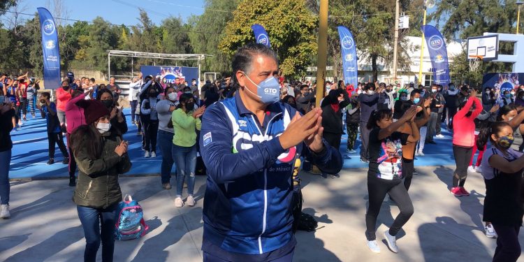 Conmemoran Día Mundial contra la Obesidad con activación física en todo el estado