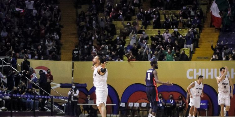 México demuestra coraje y derrota a EU para liderar la clasificatoria para la Copa del Mundo