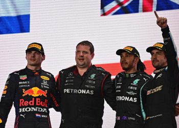 Se queda Lewis Hamilton con el GP de Qatar; ‘Checo’ Pérez, cerca del podio