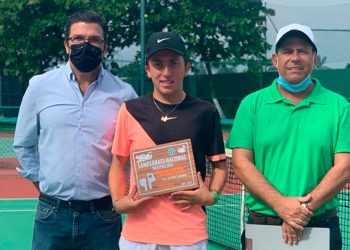 Mauricio Schtulmann, tenista celayense, se coloca como número dos del ranking nacional