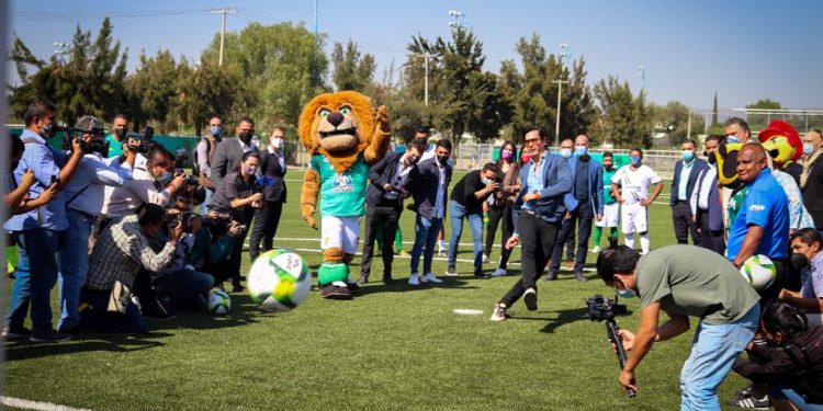 Inauguran cancha Nacho González, la primera con certificación FIFA en León