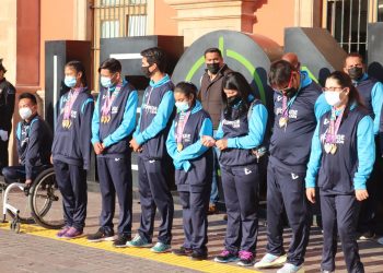 Entregan distintivo ‘Soy de León’ a medallistas leoneses en Juegos Paranacionales 2021