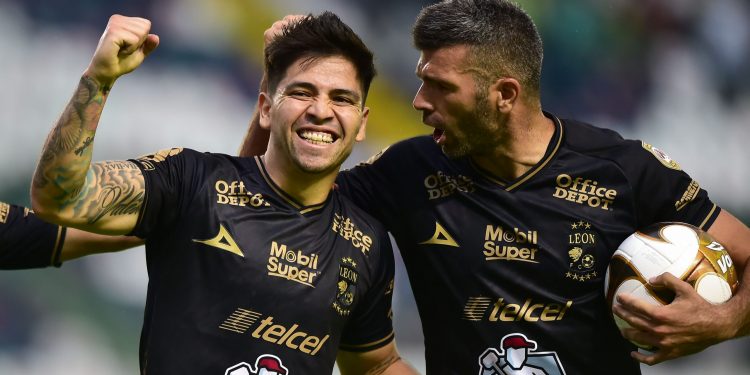 Emmanuel Gigliotti, la primera baja del León; Víctor Dávila, se queda