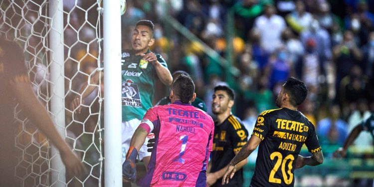 Ángel Mena lleva a León a una nueva final, al derrotar a Tigres