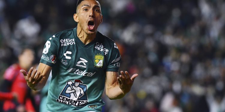 Ángel Mena supera a Sergio ‘Xelajú’ Anaya entre los goleadores históricos del León en liga