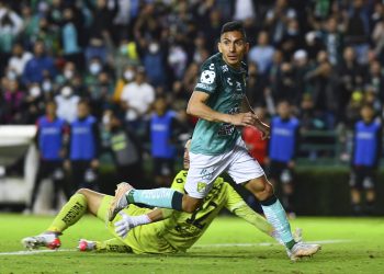 León da el primer paso; viene de atrás y derrota a Atlas para aventajar en la final