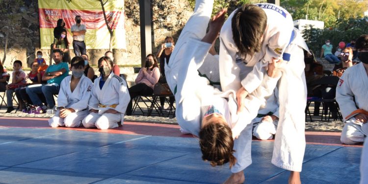 Realiza SIDEC exhibición de Gimnasia, judo y luchas asociadas en fiestas decembrinas