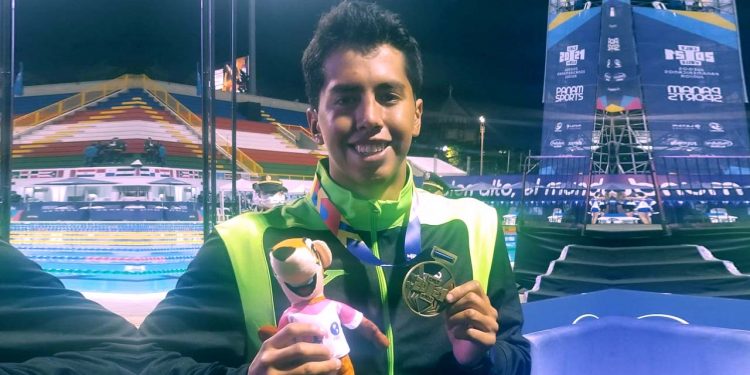 Triunfo para Guillermo ‘Billy’ Cruz en natación de Cali 2021; Primer Oro para Guanajuato