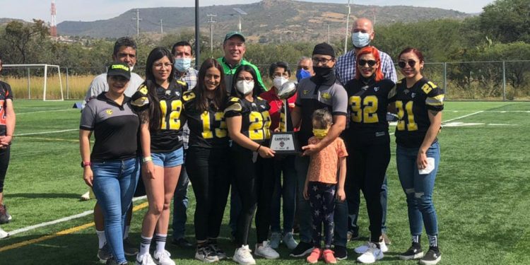 Premian a Cobras, campeonas de la Liga Femenil de Futbol Americano
