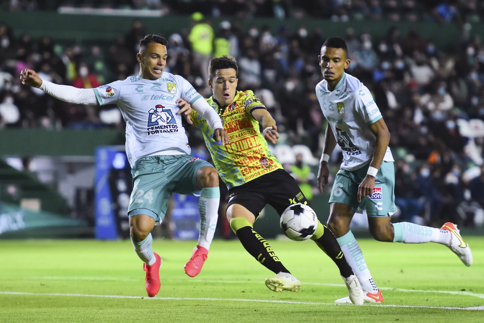 Otra floja actuación de León termina en empate ante Atlas