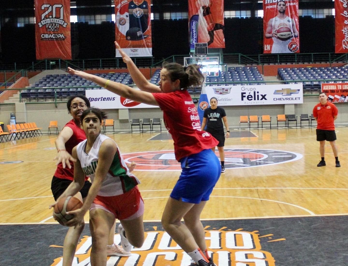 Alejandra Arellano y Selene Romero, guanajuantenses en la concentración de la selección femenil U18