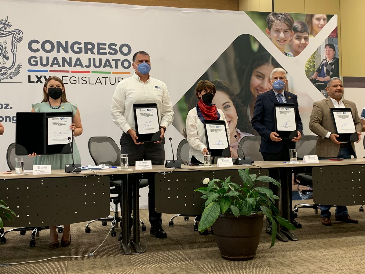 CODE Guanajuato firma convenio con el Congreso en pro de la actividad física