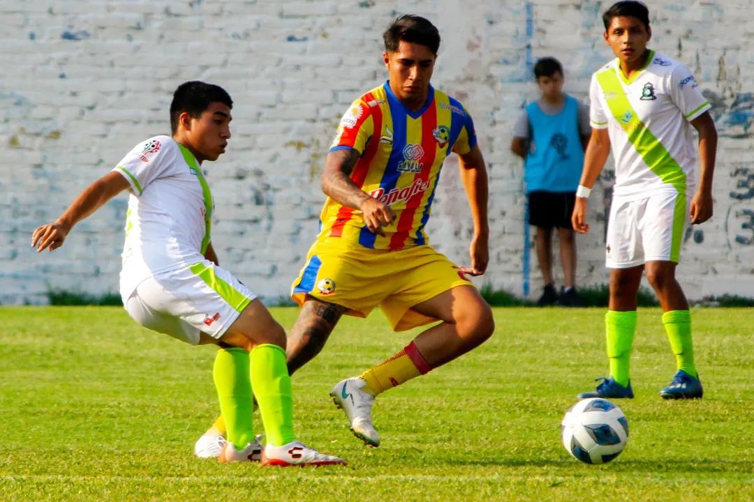 Atlético Leonés deja vivo a Real Ánimas y todo se define en León