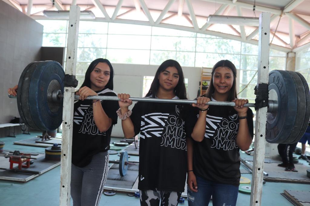 Tres leonesas van por la gloria en el Mundial de Halterofilia Sub 17