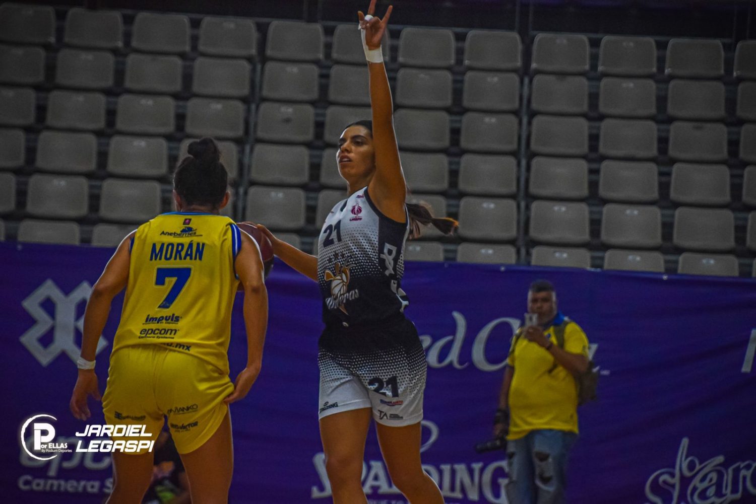 Mieleras da el primer golpe y se encamina a la final nacional de la LMBPF