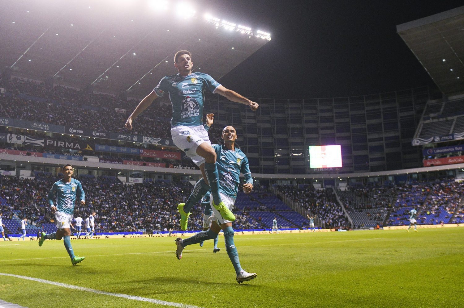 León viene de atrás de nueva cuenta y saca el empate ante Puebla
