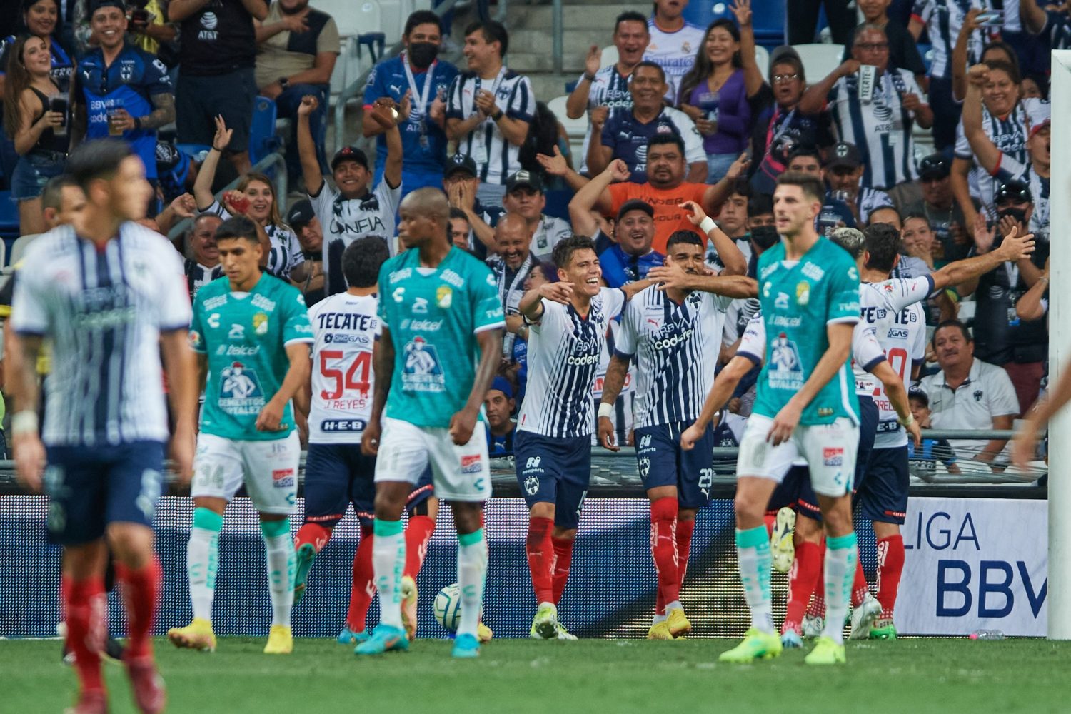 León da su peor exhibición con Renato Paiva y sale goleada ante Monterrey