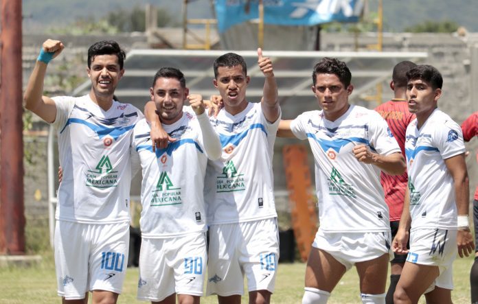 Lobos ULMX regresa al triunfo y se mantiene con vida en la Liga Premier