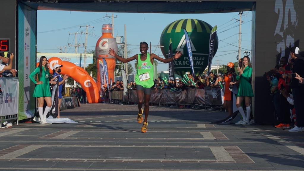 Moses Wanyoike, ganador absoluto del Maratón León 2022