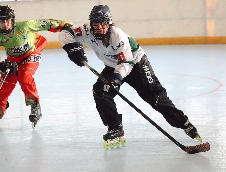 Asiste jugadora celayense a concentracion con selección de hockey en línea