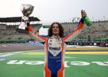 El leonés Arturo Flores sube al podio en la F4 NACAM en el Gran Premio de México