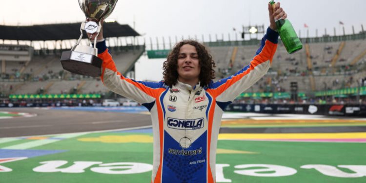 El leonés Arturo Flores sube al podio en la F4 NACAM en el Gran Premio de México