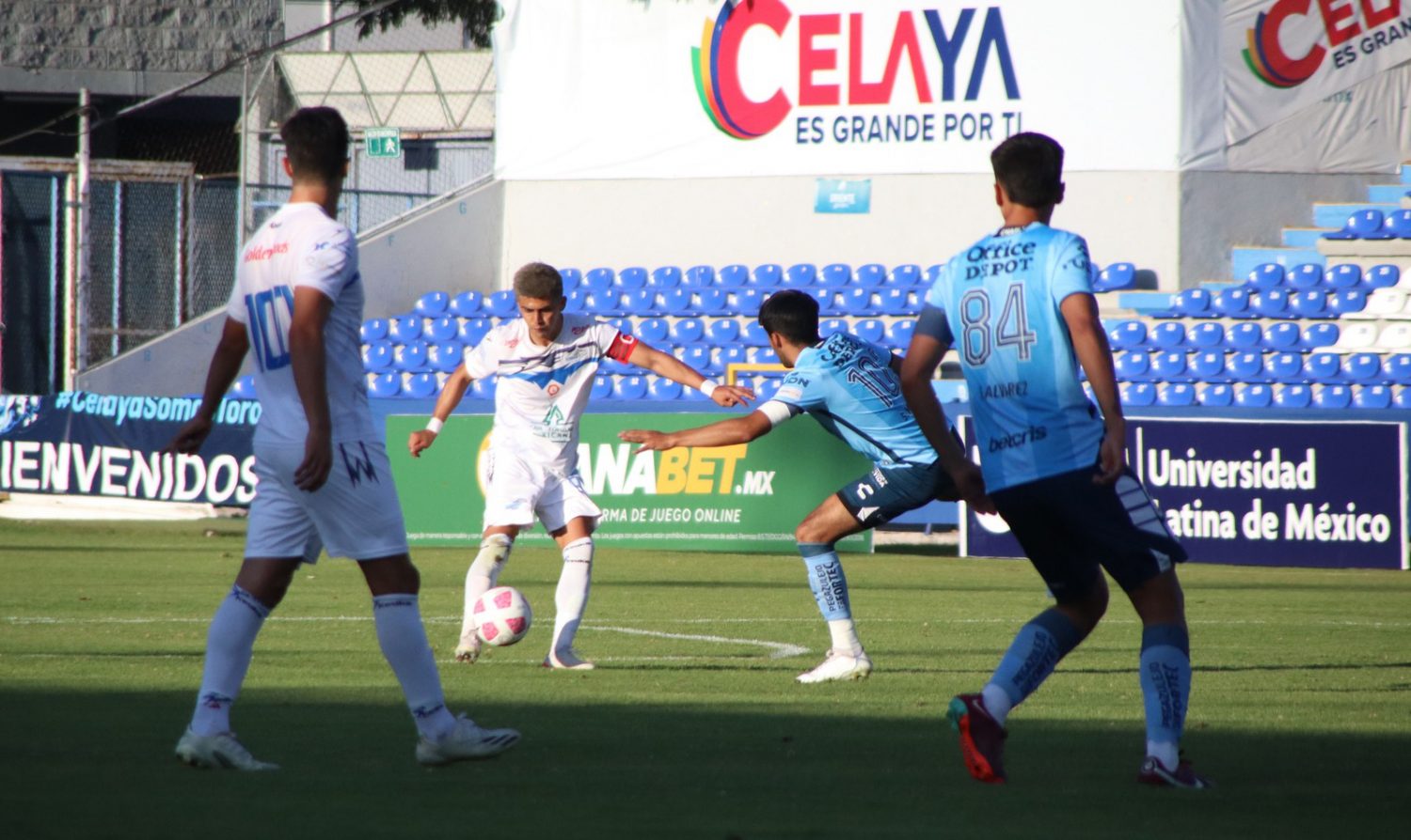 Lobos ULMX recibe goleada en casa en su debut en liguillas