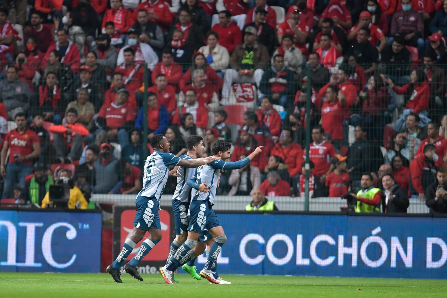 Pachuca no tiene piedad y vapulea a Toluca en la final de ida