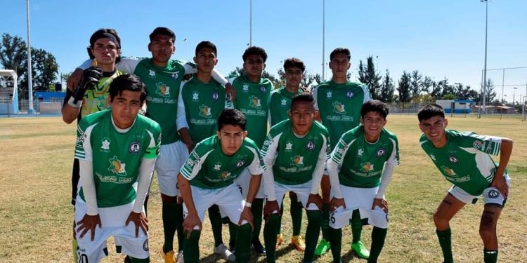 Cachorros de León golea a Calor León, pero no le alcanza para calificar a Copa Conecta