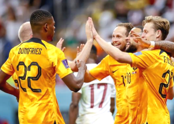 Países Bajos sepulta al anfitrión Qatar y avanza como primera de grupo