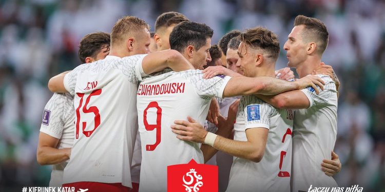 Polonia vence a Arabia Saudita y le complica el panorama a México