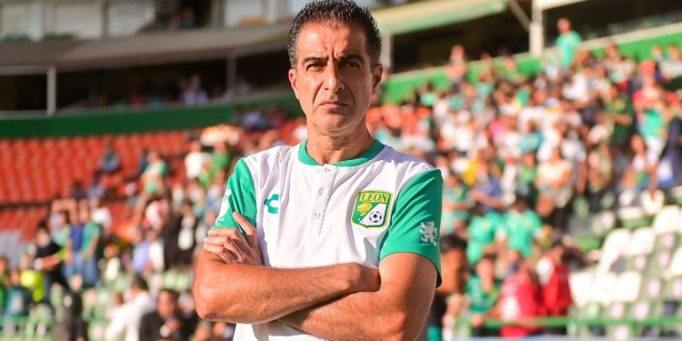 Renato Paiva se va del Club León por desacuerdos con directiva