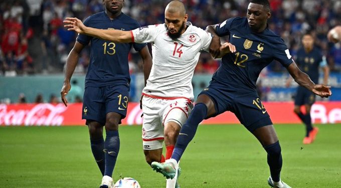 Túnez vence al campeón Francia pero no le alcanza